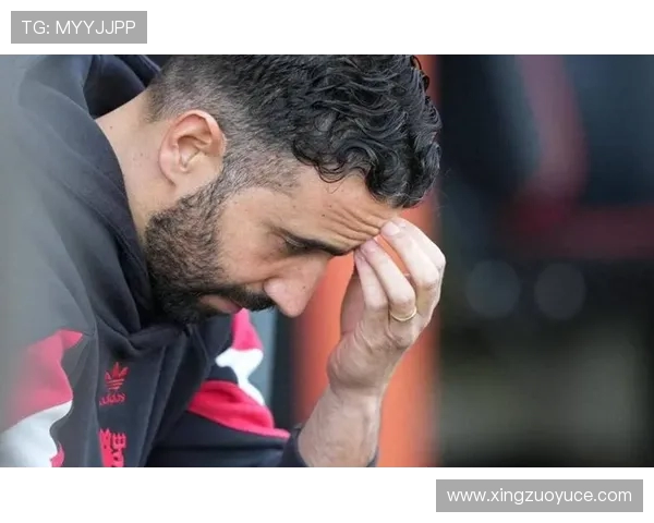 曼联官宣谢什科马奎尔伤缺！利马可复出，阿莫林回应其踢中场传闻